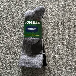 BRAND NEW Bombas compression socks